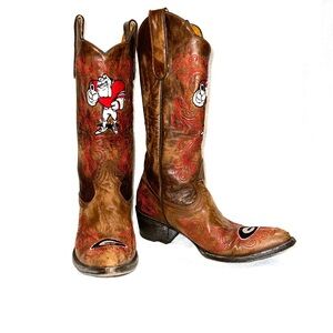 GAMEDAYBrown Leather Cowboy Boots with Bulldog Design